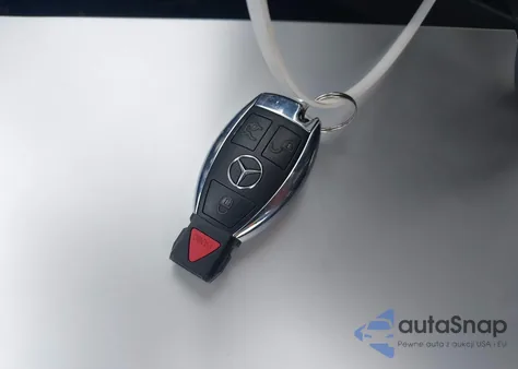 2013 Mercedes-Benz S 550 from USA, damaged, VIN WDDNG7DB1DA525967